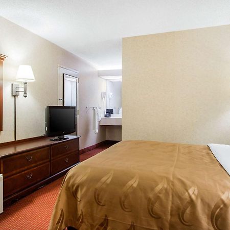 Quality Inn Mount Airy Mayberry Exterior photo