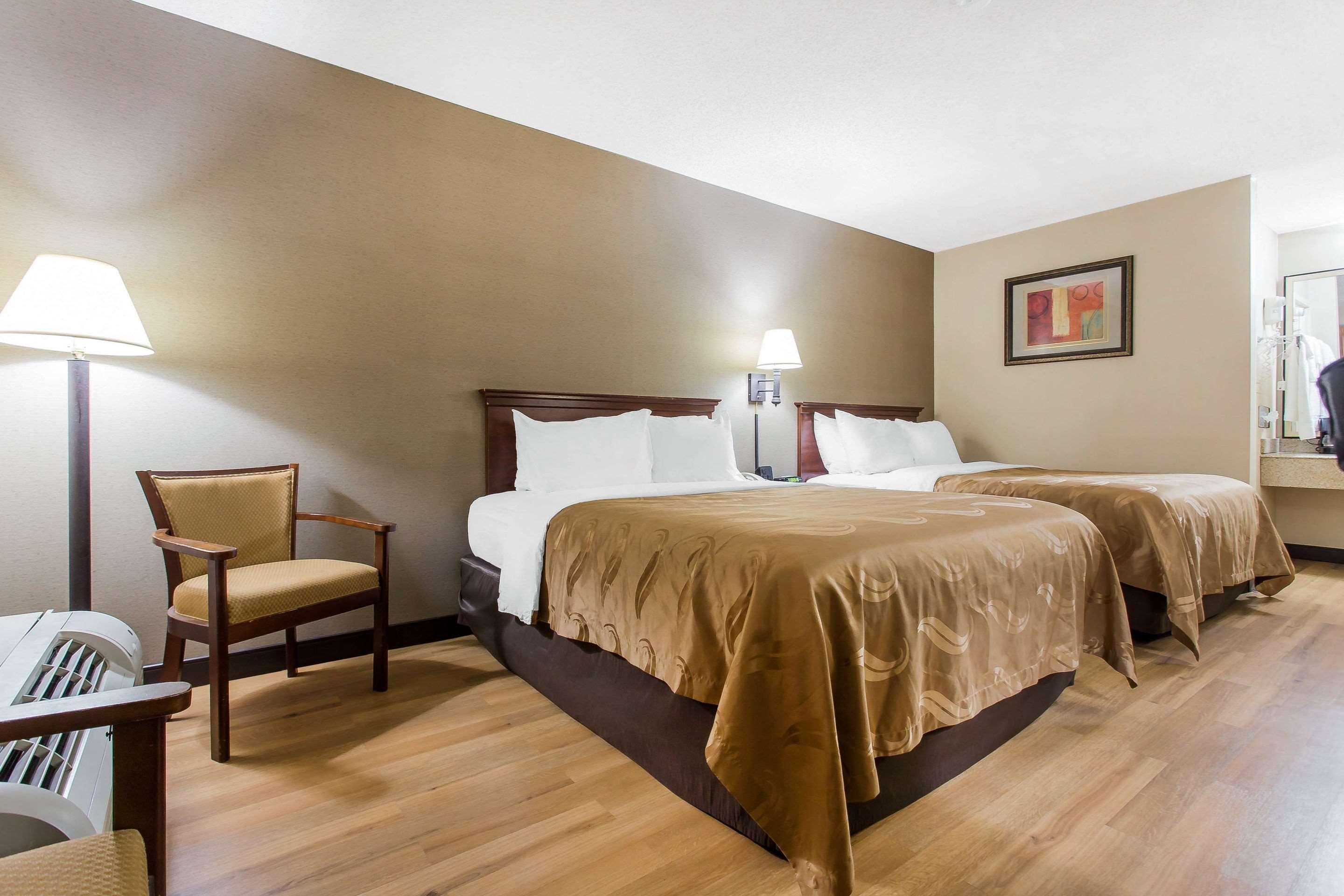 Quality Inn Mount Airy Mayberry Exterior photo