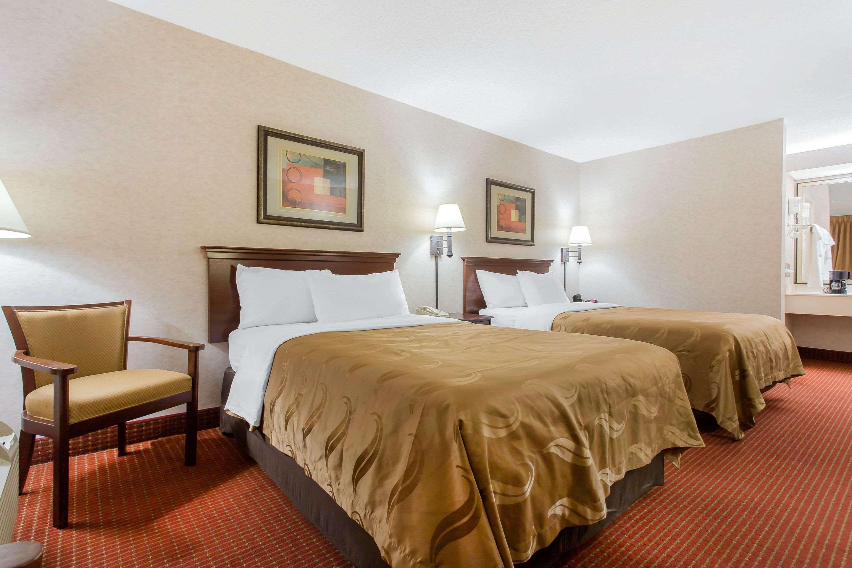 Quality Inn Mount Airy Mayberry Exterior photo