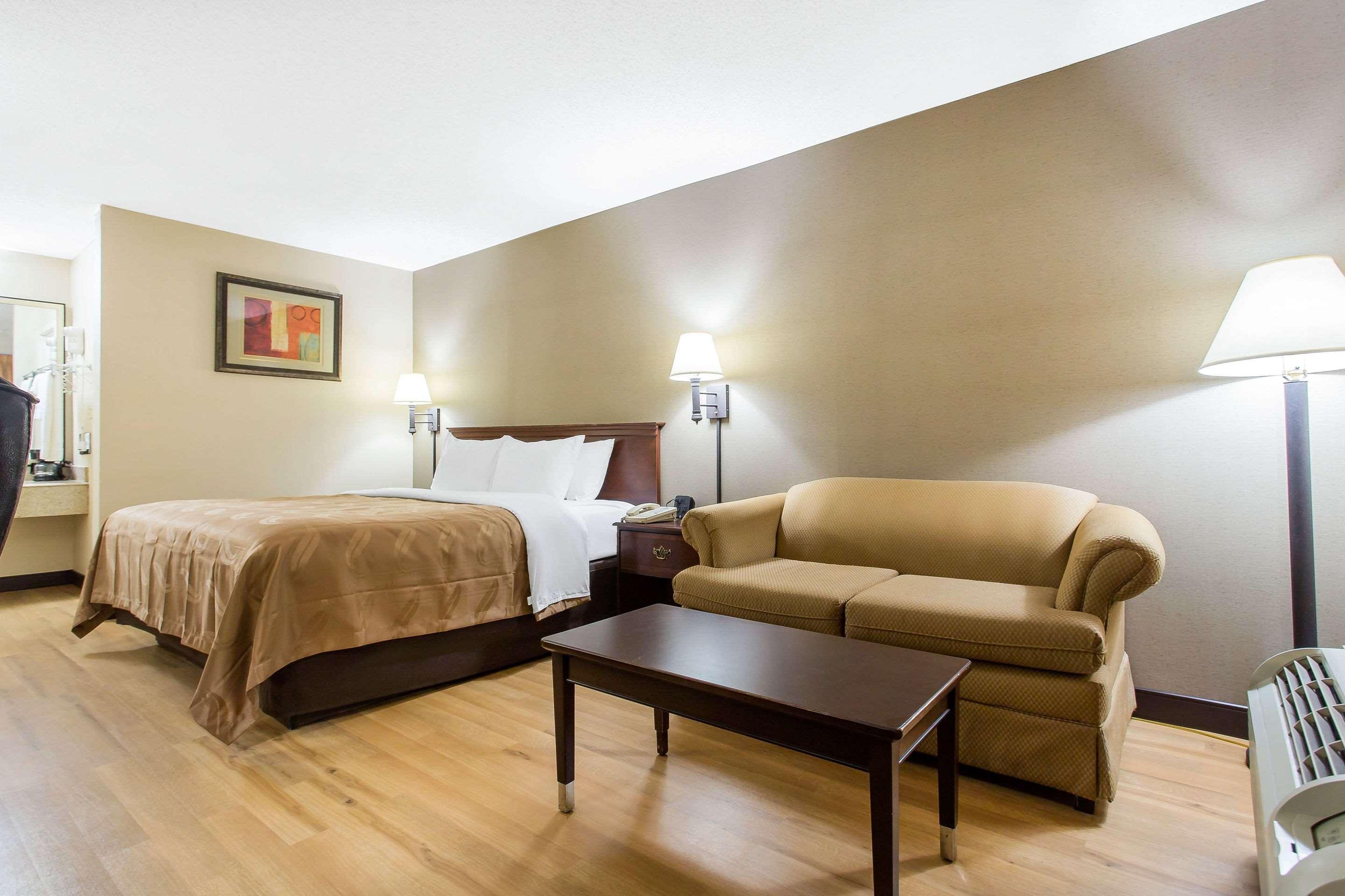 Quality Inn Mount Airy Mayberry Exterior photo