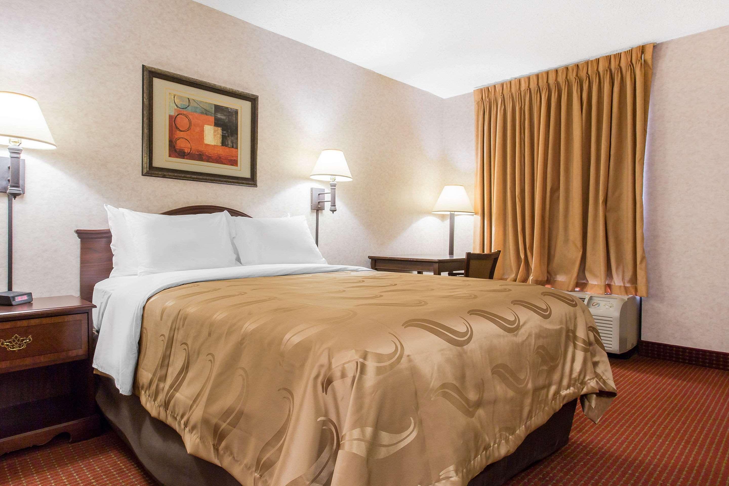 Quality Inn Mount Airy Mayberry Exterior photo