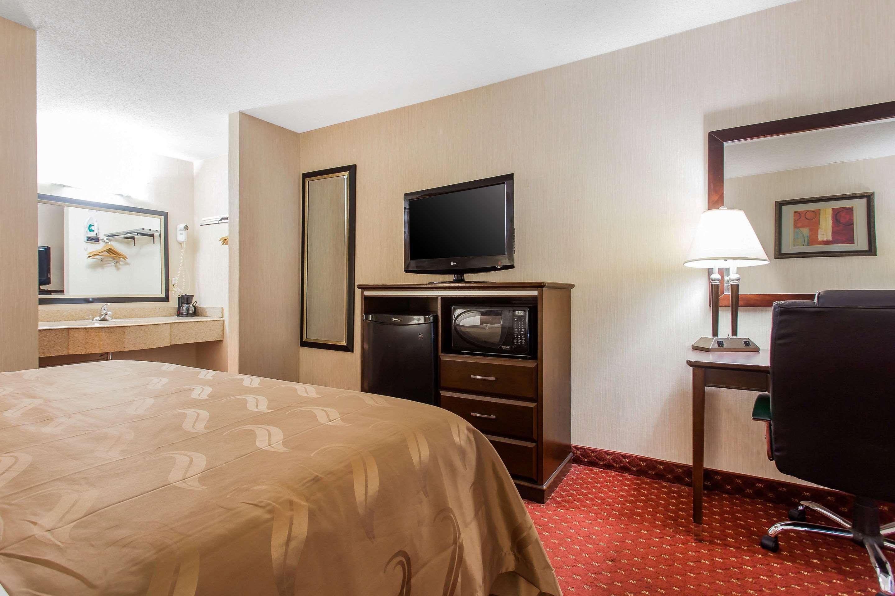 Quality Inn Mount Airy Mayberry Exterior photo