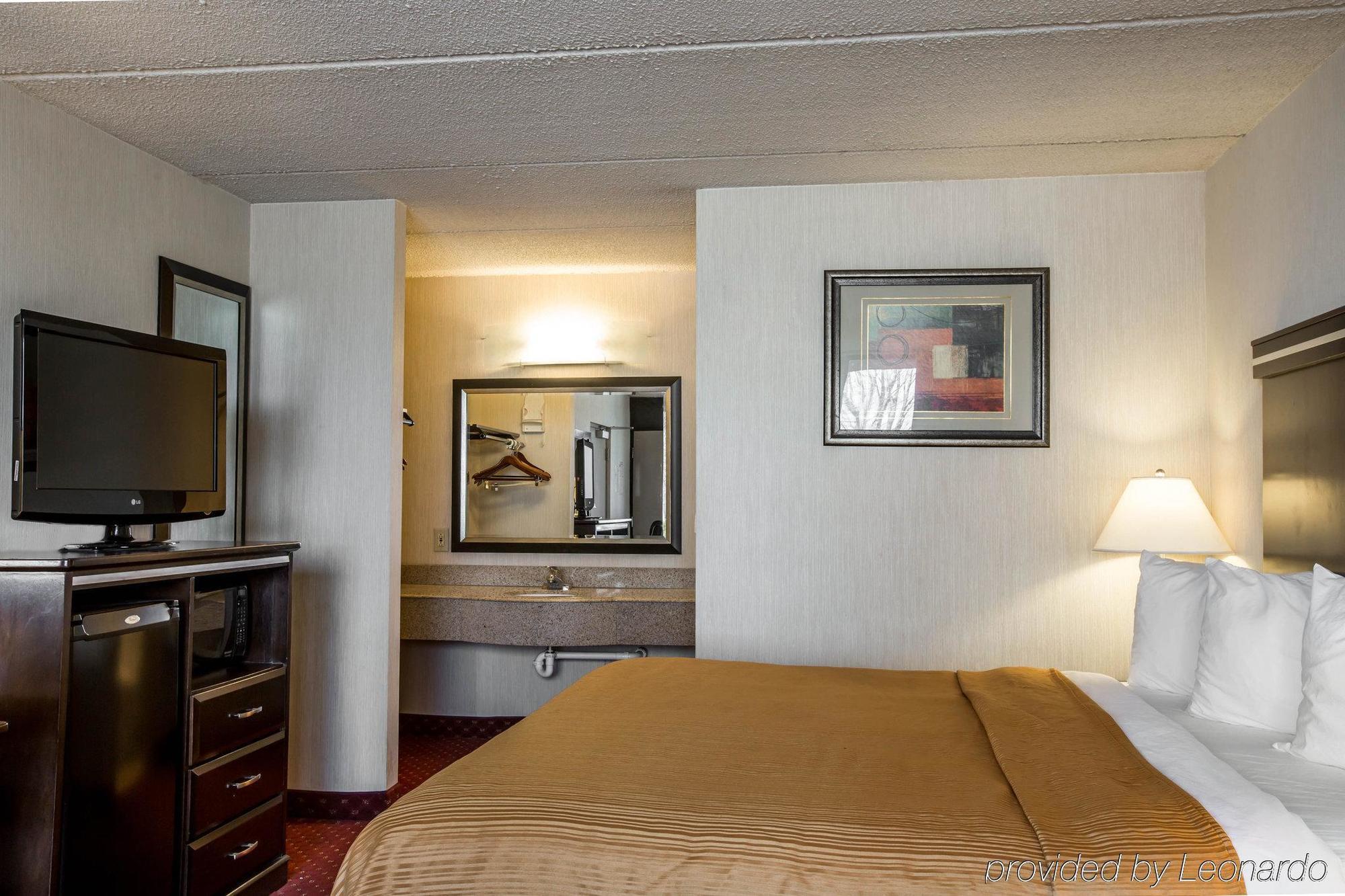 Quality Inn Mount Airy Mayberry Exterior photo